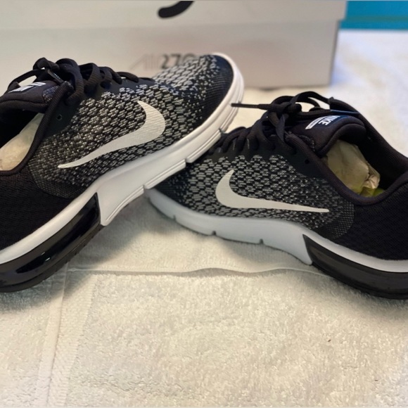 Nike AIRMAX - Picture 3 of 5